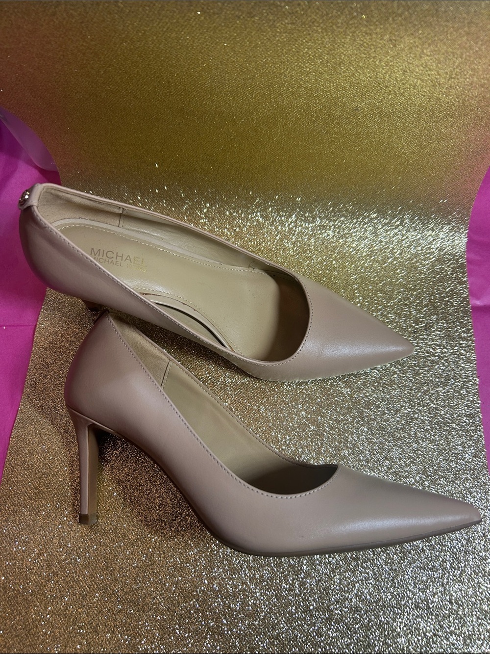 Michael Kors Blush Pointed-Toe Mid Heel Pumps nwt but no box
